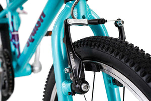 Squish 18 inch wheel aqua girls single speed lightweight hybrid mountain bike.