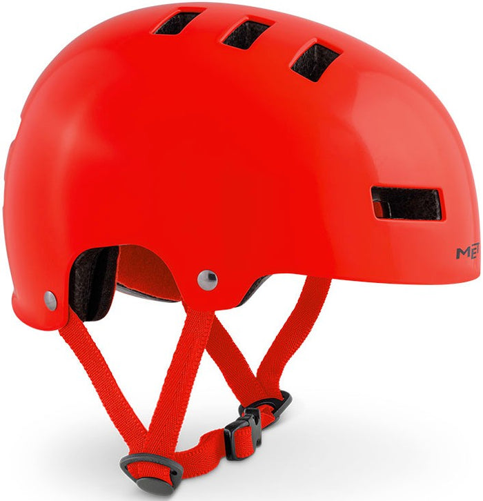 MET YoYo Red kids helmet