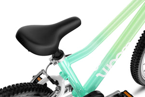 Woom GO 2 ergonomic saddle with integrated GoPro mount.