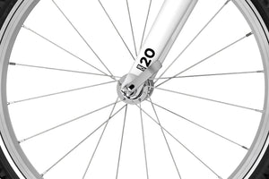 Woom GO 4 handy quick-release front wheel.