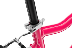 Woom GO 4 practical quick-release seatpost clamp.
