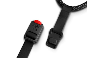 SNAP+GO easy-to-usel magnetic clasp.