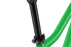 Woom EXPLORE 5 adjustable seat post with ABC markings for a perfect fit.