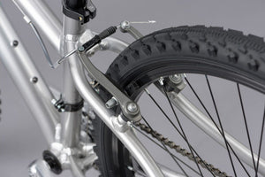 Ridgeback Serenity 26 inch wheel silver girls 21 speed front suspension mountain bike.